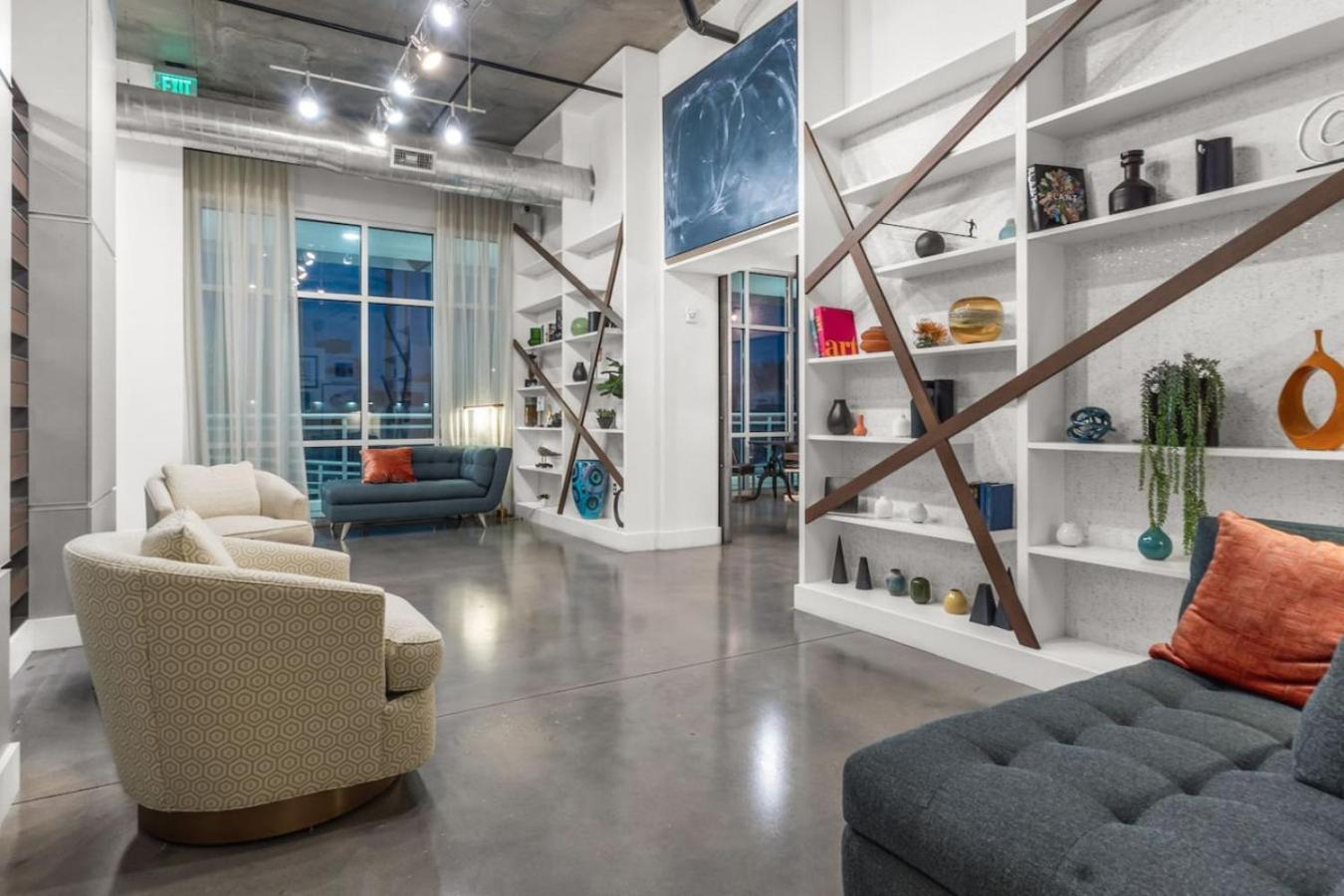 Modern 2 Bed Getaway Steps From Tropicana Field Αγία Πετρούπολη Εξωτερικό φωτογραφία