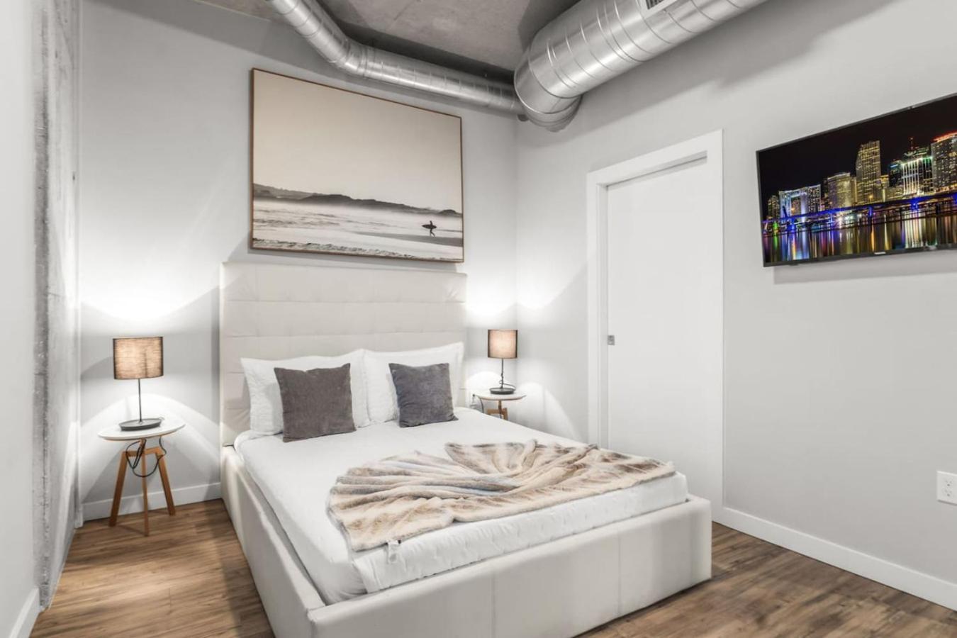 Modern 2 Bed Getaway Steps From Tropicana Field Αγία Πετρούπολη Εξωτερικό φωτογραφία